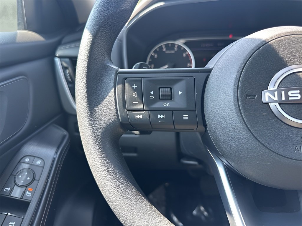 2024 Nissan Rogue SV photo 14