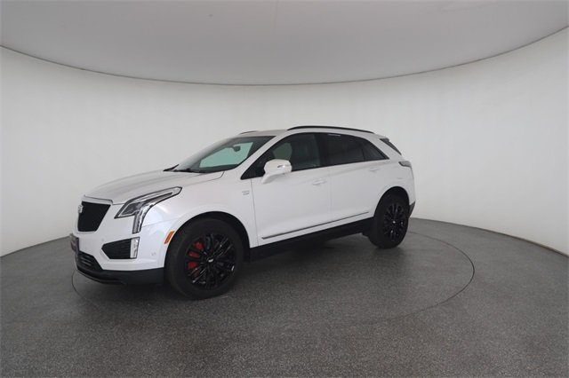 2022 Cadillac XT5 Sport photo 2