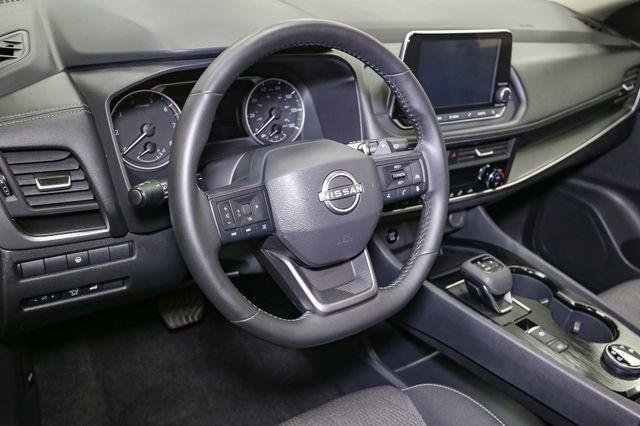 2025 Nissan Rogue SV photo 22
