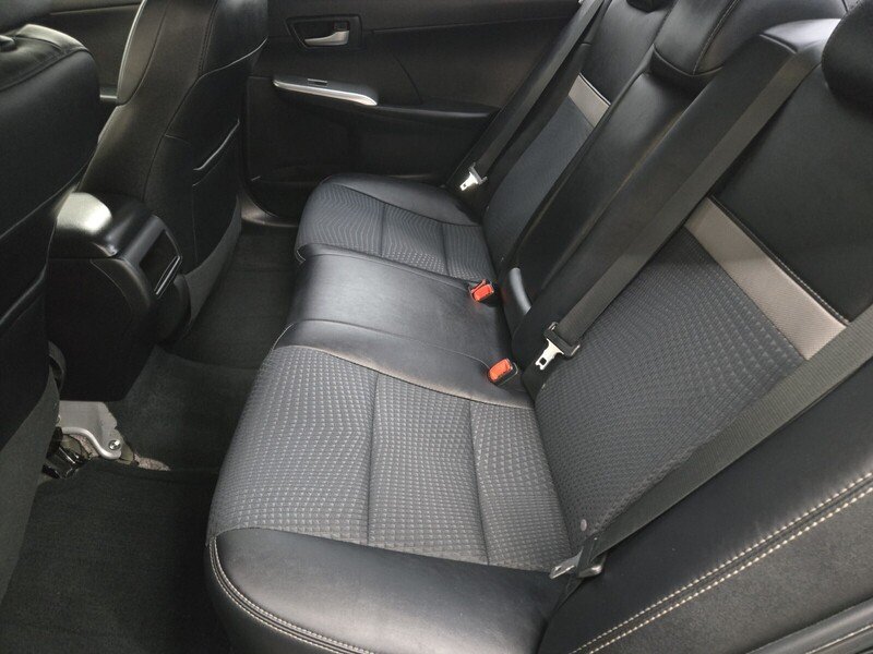 2013 Toyota Camry SE photo 8