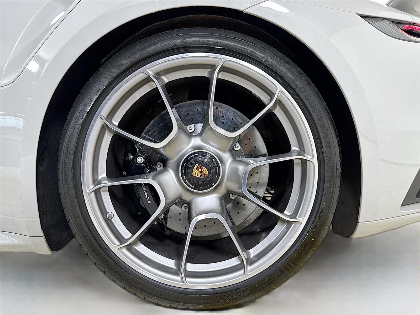 2025 Porsche 911 Turbo S photo 33
