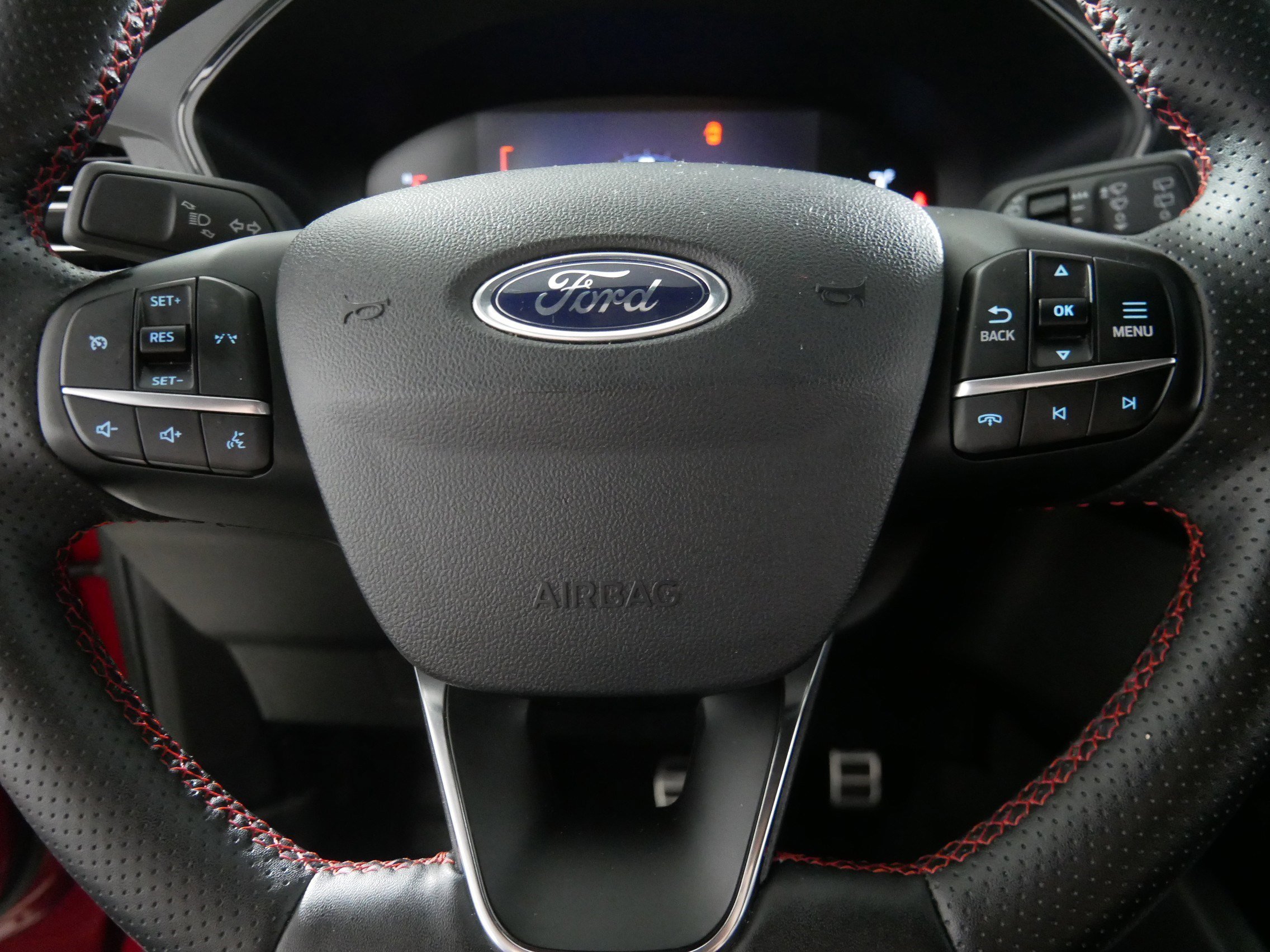 2024 Ford Escape ST-Line photo 25