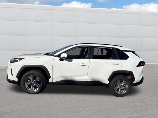 2023 Toyota RAV4 XLE photo 2