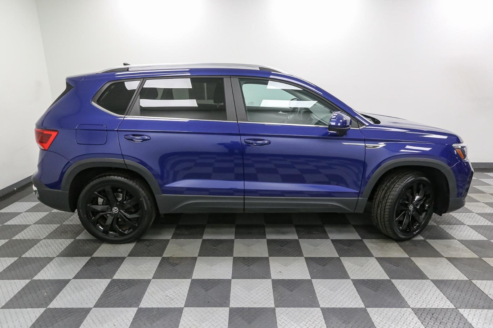 2022 Volkswagen Taos SE photo 4