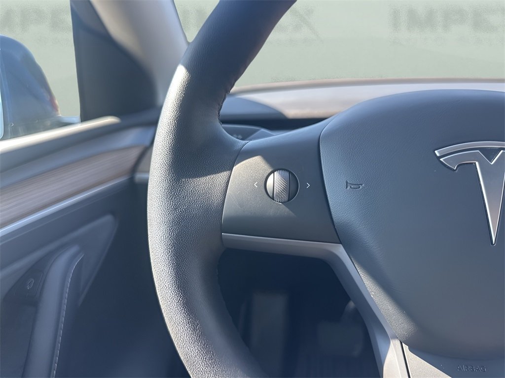 2024 Tesla Model Y Standard Range photo 13