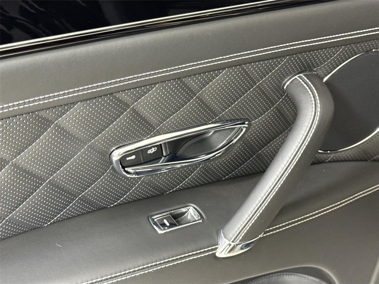 2018 Bentley Flying Spur W12 photo 23