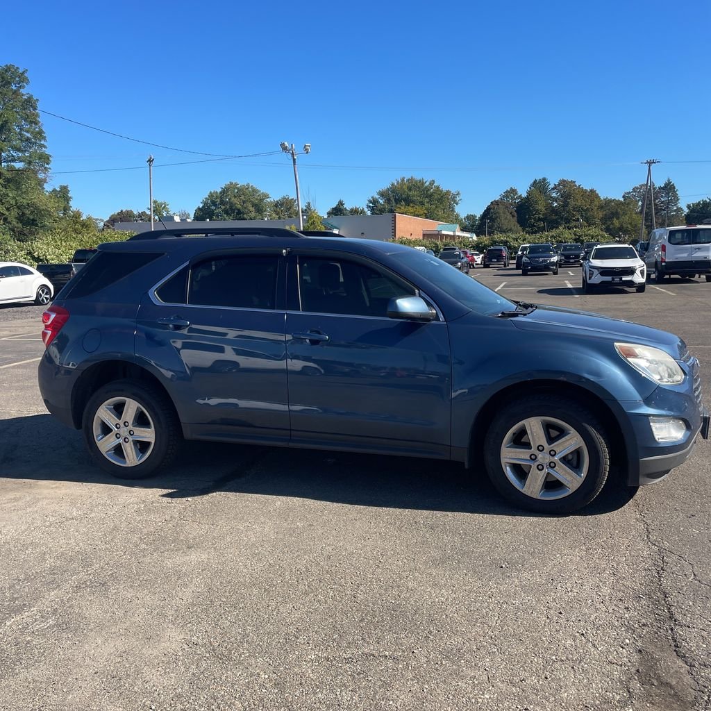 2016 Chevrolet Equinox LT photo 2