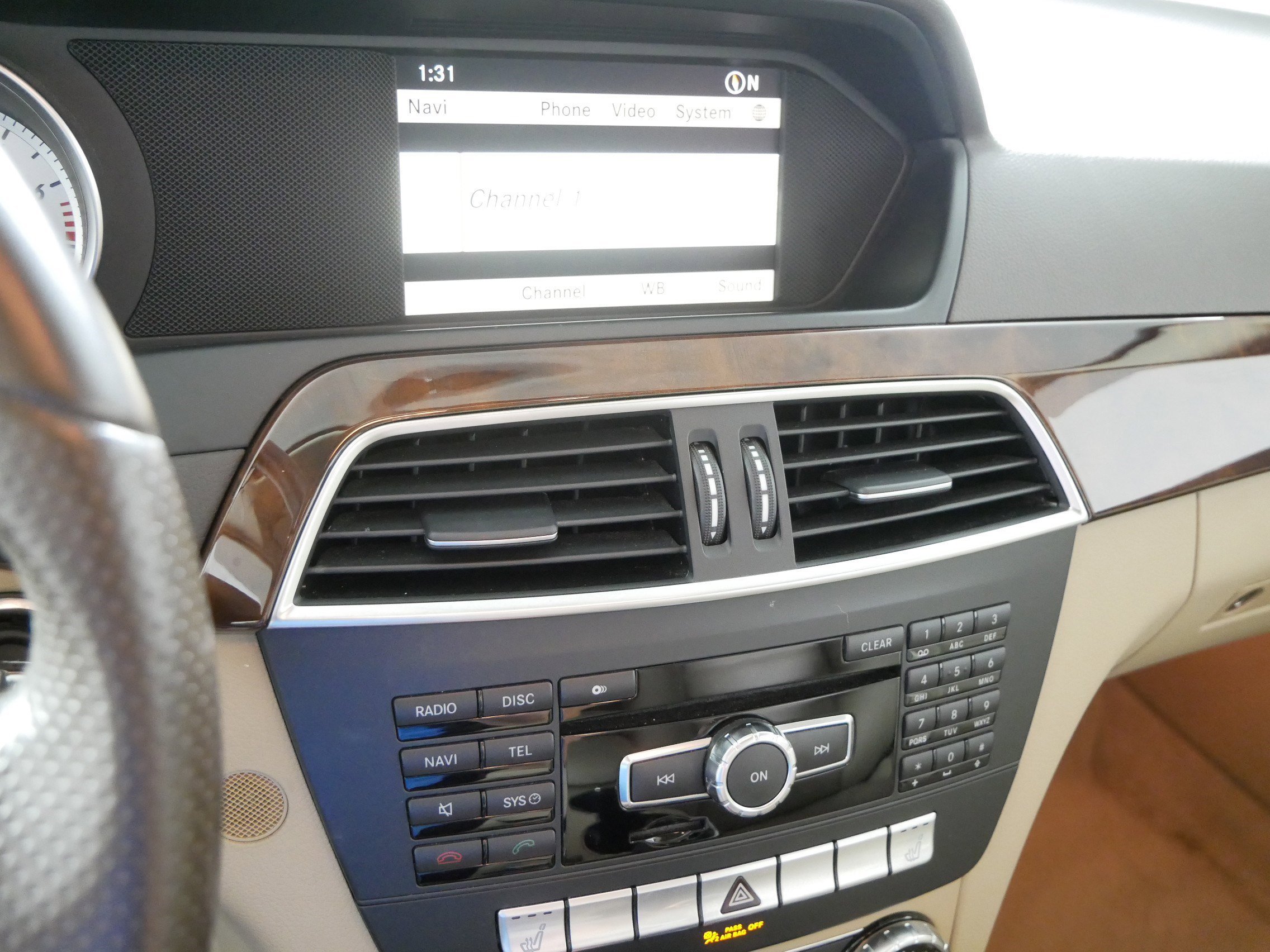 2012 Mercedes Benz C 300 Luxury photo 17