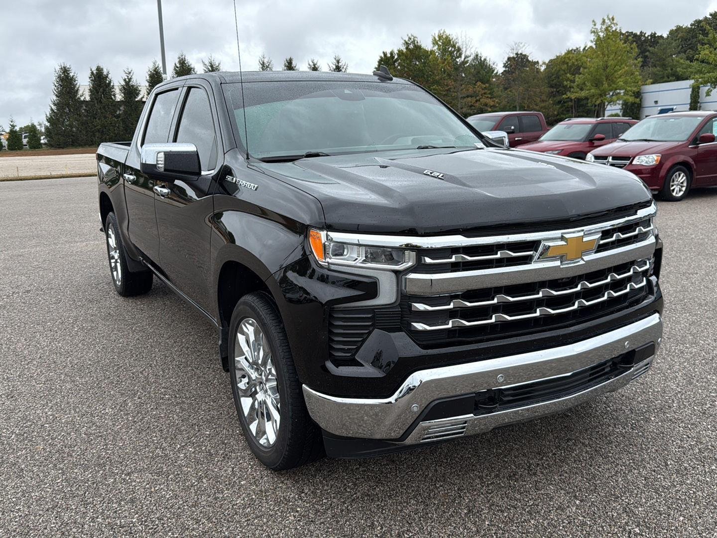 2023 Chevrolet Silverado 1500 LTZ photo 3