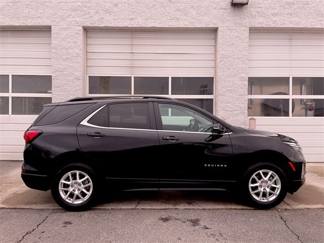 2024 Chevrolet Equinox LT photo 4