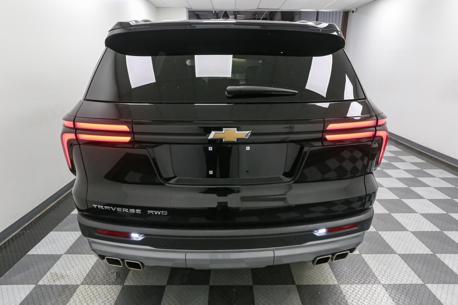 2025 Chevrolet Traverse photo 7