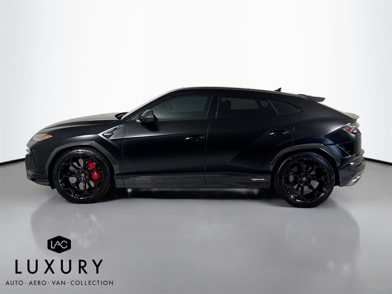 2023 Lamborghini Urus Performante photo 7
