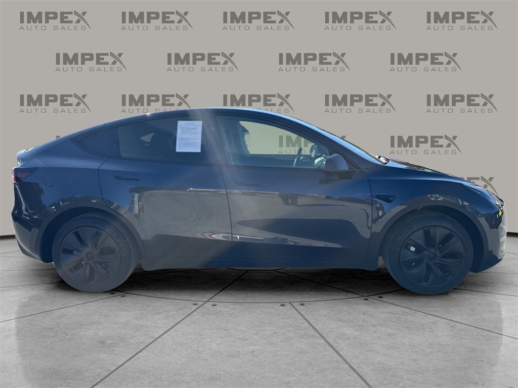2024 Tesla Model Y Long Range photo 6