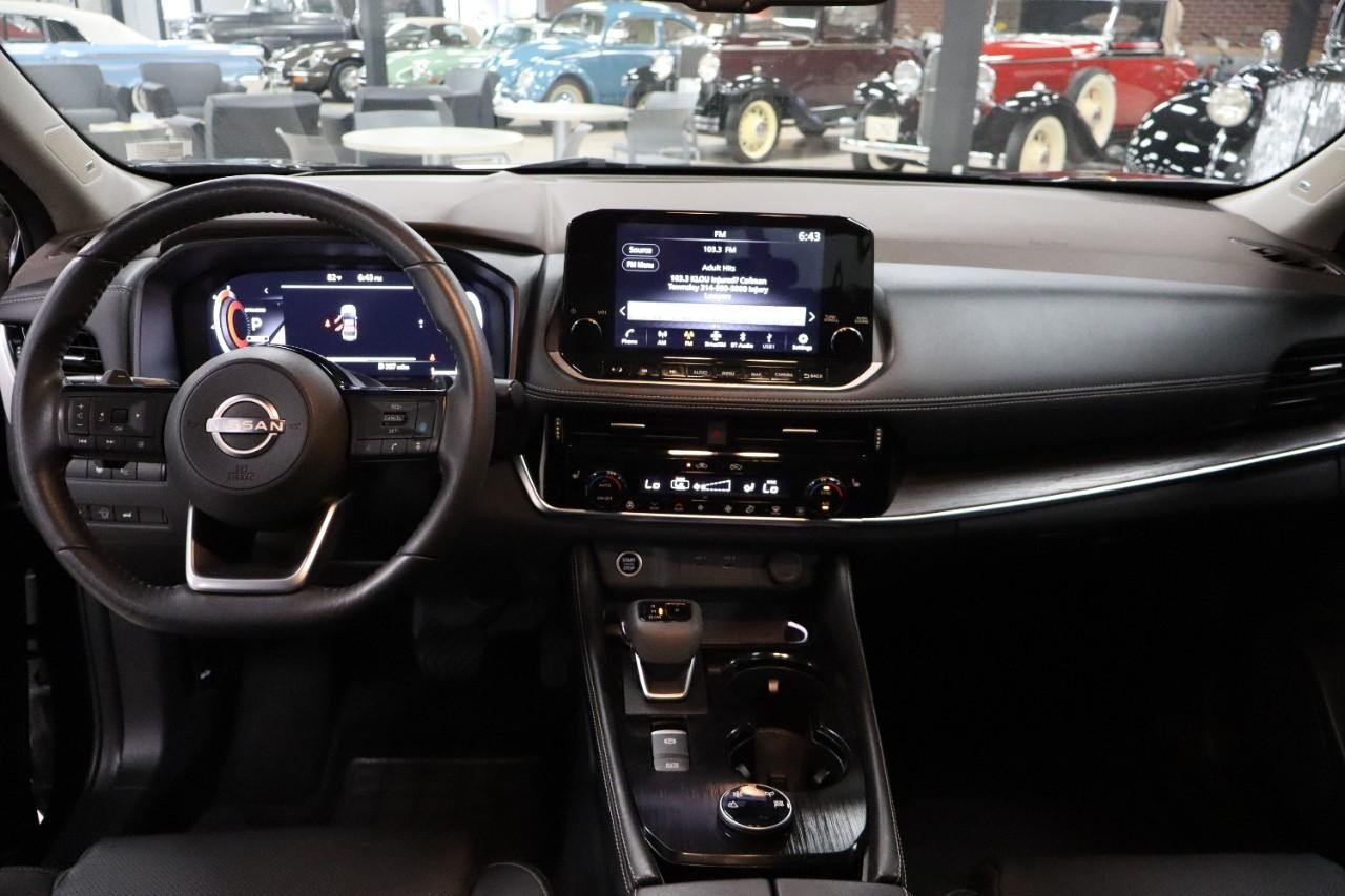 2023 Nissan Rogue Platinum photo 16