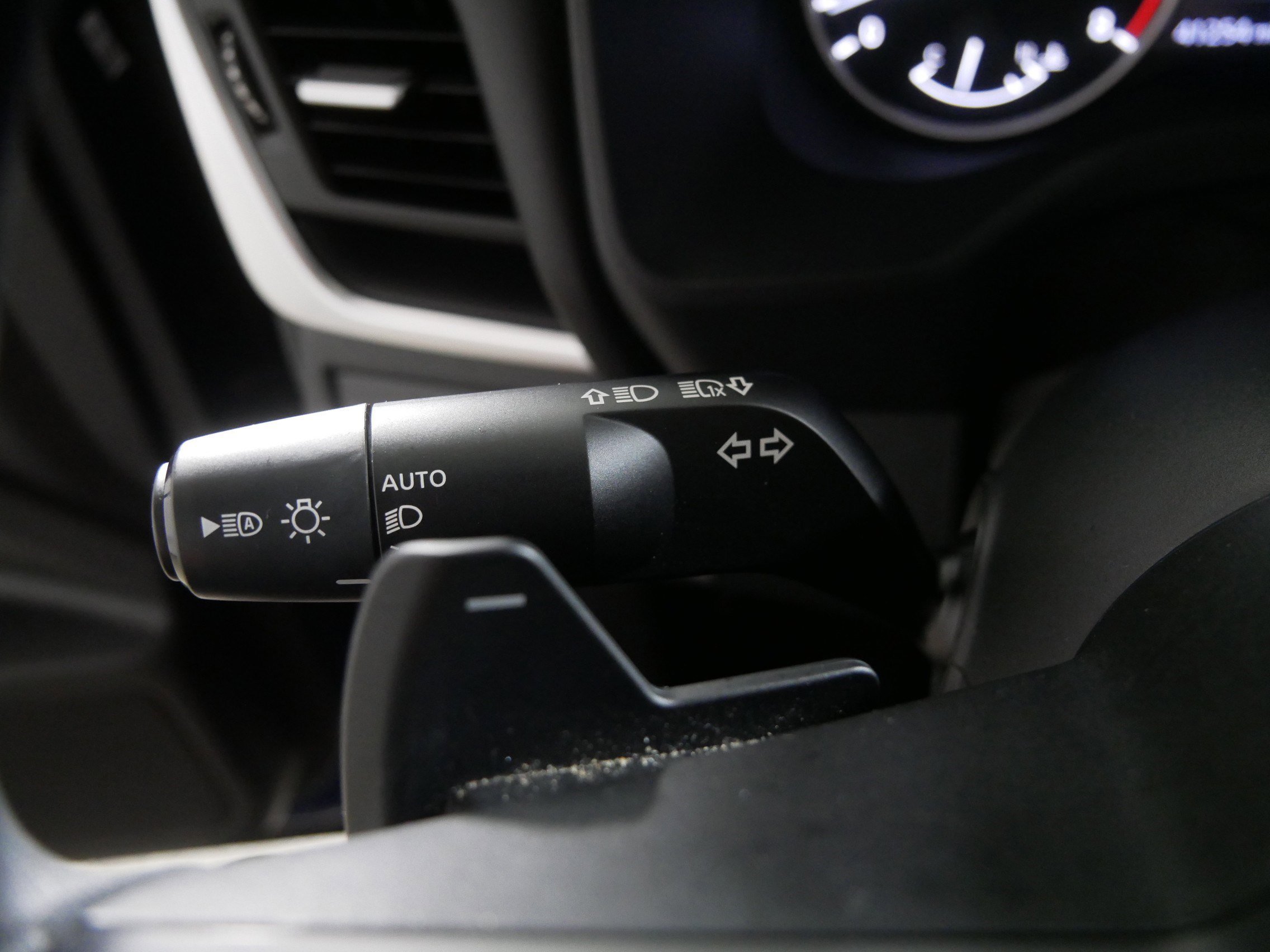 2023 Nissan Rogue S photo 28