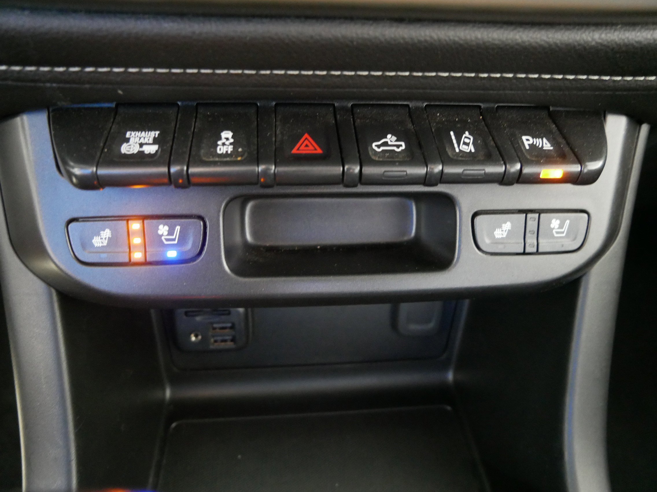 2021 Gmc Canyon Denali photo 28