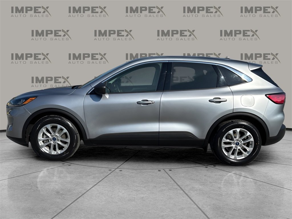 2022 Ford Escape SE photo 2