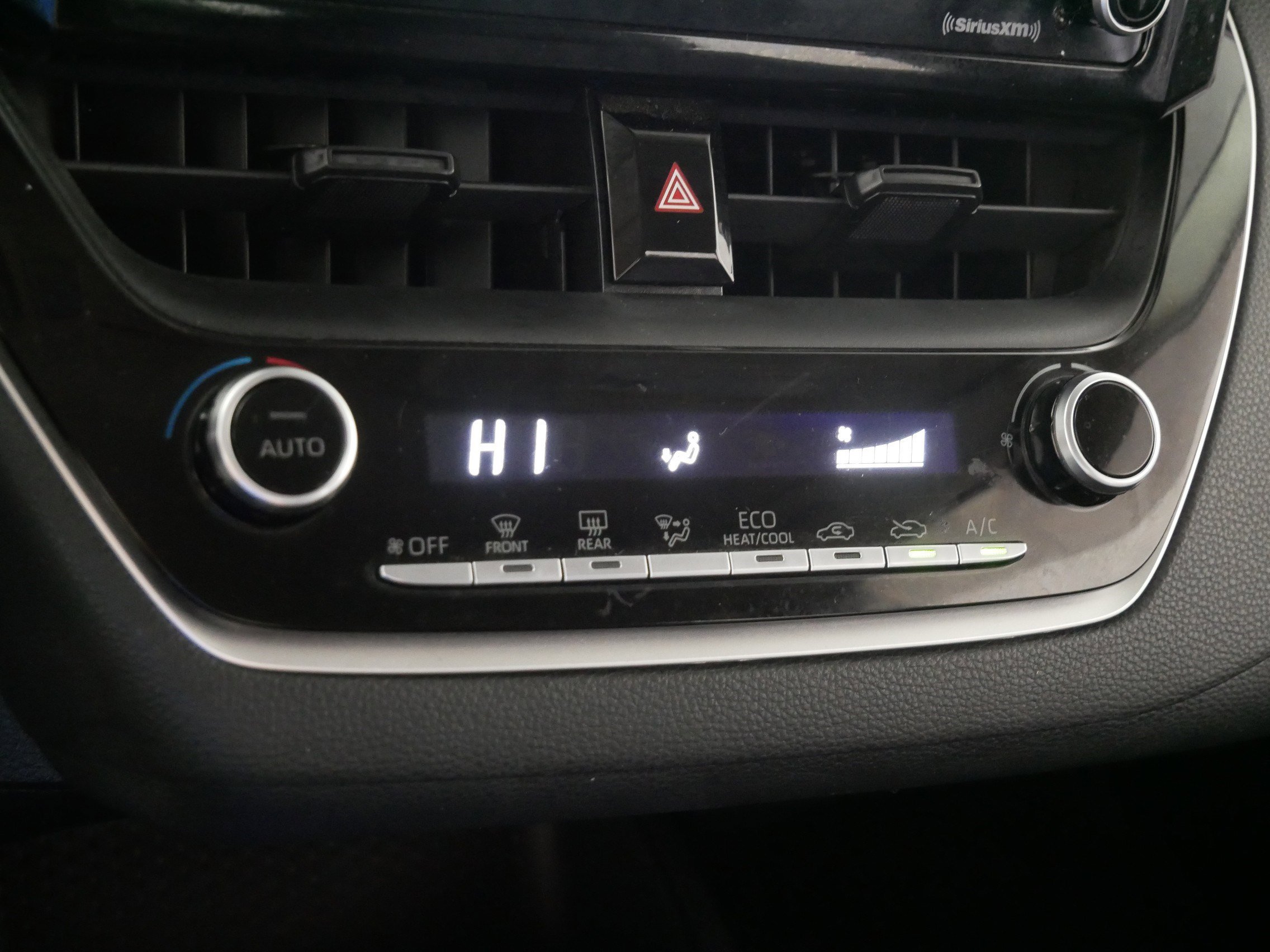 2022 Toyota Corolla LE photo 22