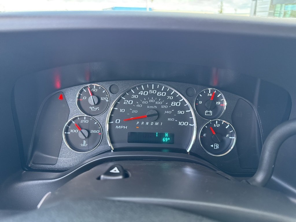 2025 Chevrolet Express 2500 Work Van photo 19