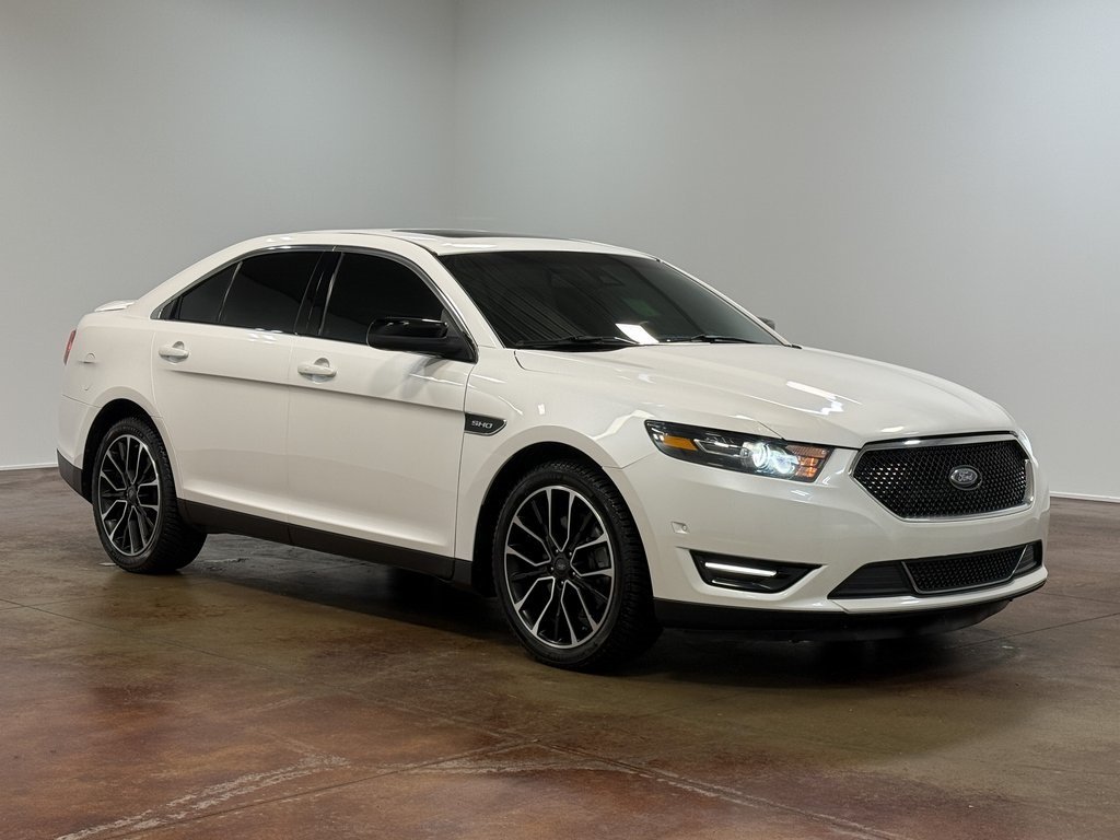 2019 Ford Taurus SHO photo 16