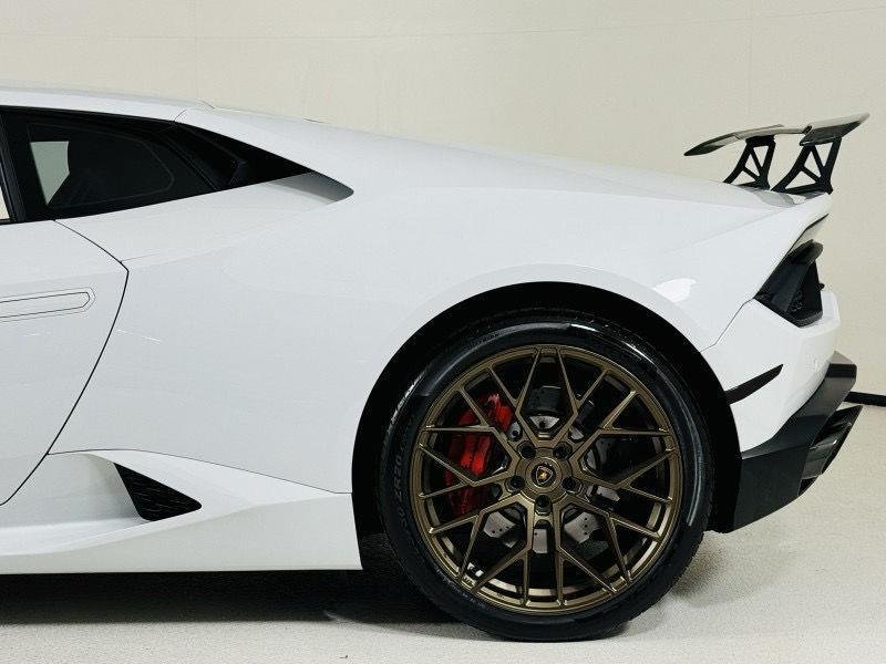 2019 Lamborghini Huracan photo 18