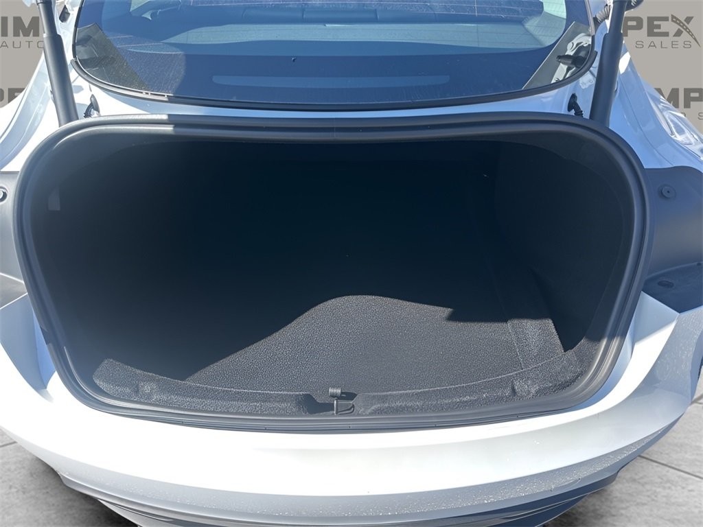 2025 Tesla Model 3 Long Range photo 27
