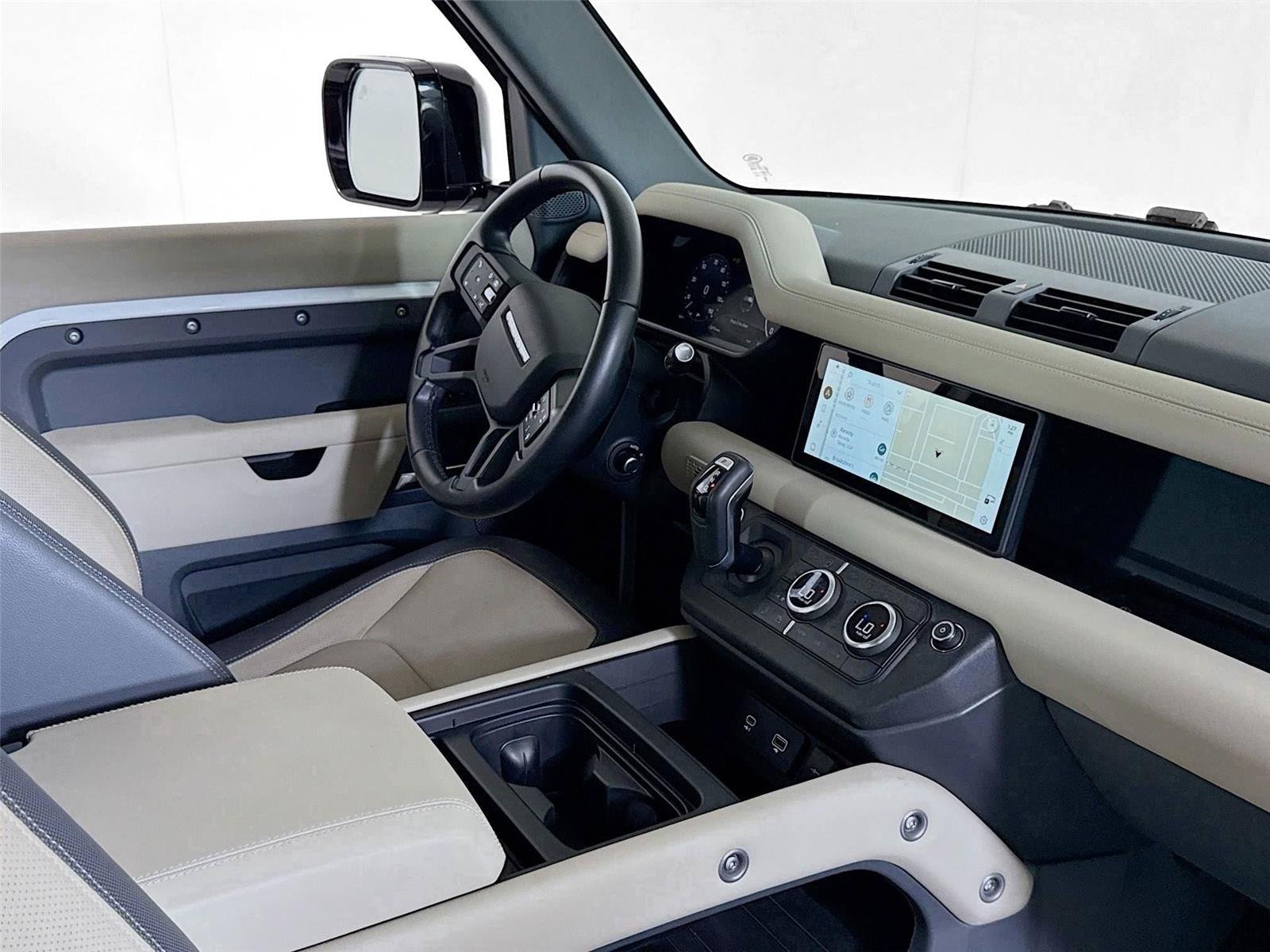 2024 Land Rover Defender X-Dynamic SE photo 20