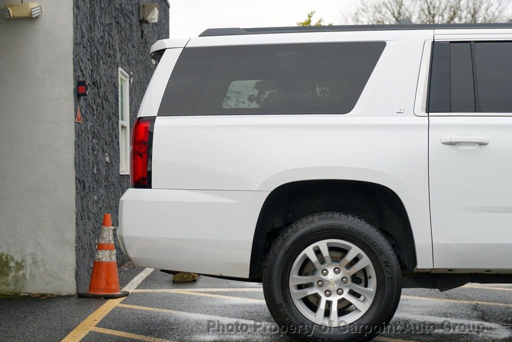 2018 Chevrolet Suburban 1500 LT photo 4