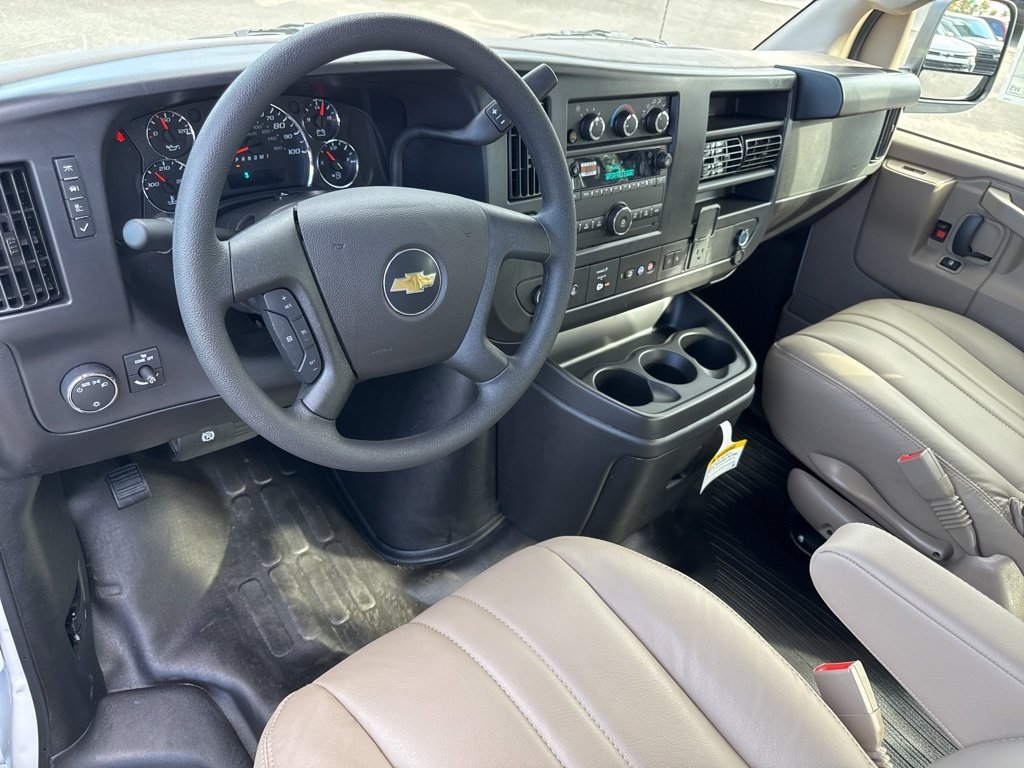 2025 Chevrolet Express 3500 Work Van photo 10