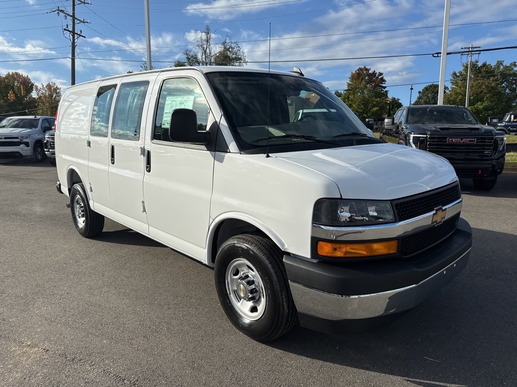 2025 Chevrolet Express 2500 Work Van photo 7