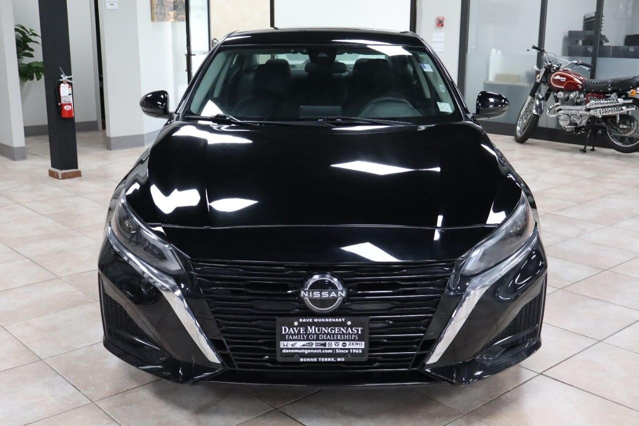 2023 Nissan Altima 2.5 SV photo 8