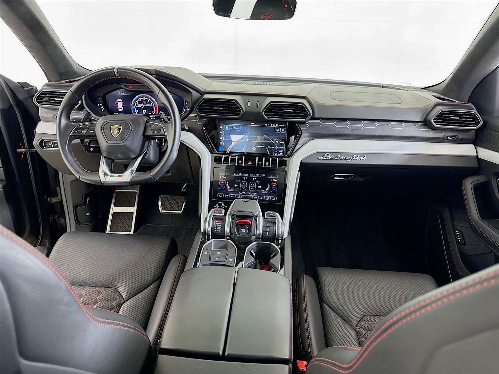 2020 Lamborghini Urus photo 29
