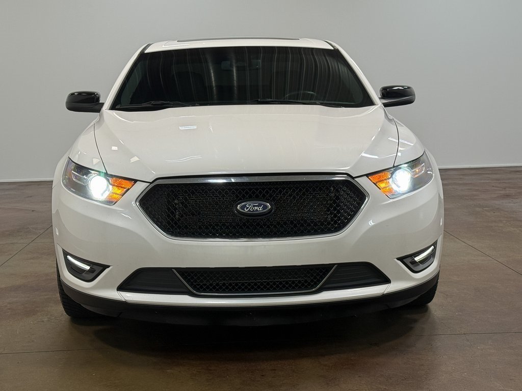 2019 Ford Taurus SHO photo 22