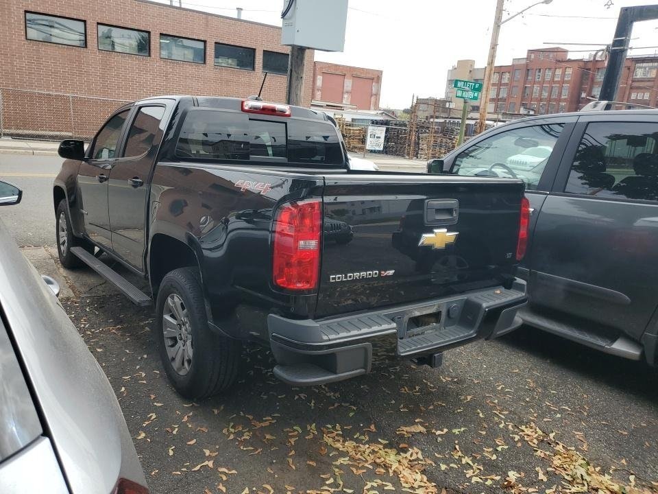 2018 Chevrolet Colorado LT photo 2
