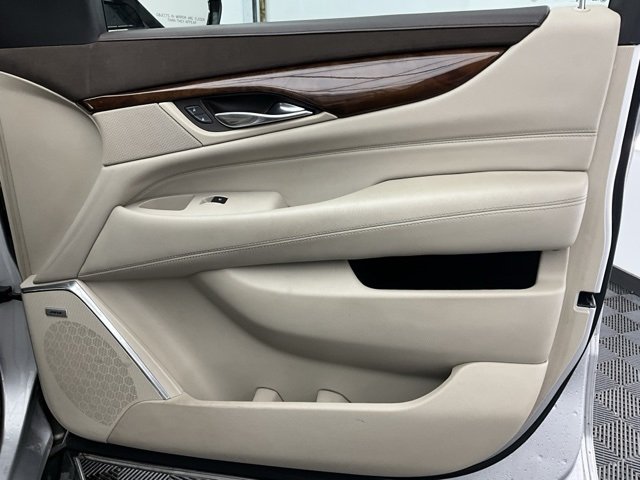 2016 Cadillac Escalade ESV Base photo 14