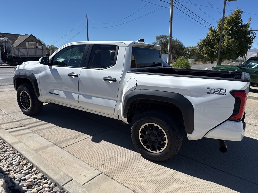2024 Toyota Tacoma TRD Off-Road photo 4