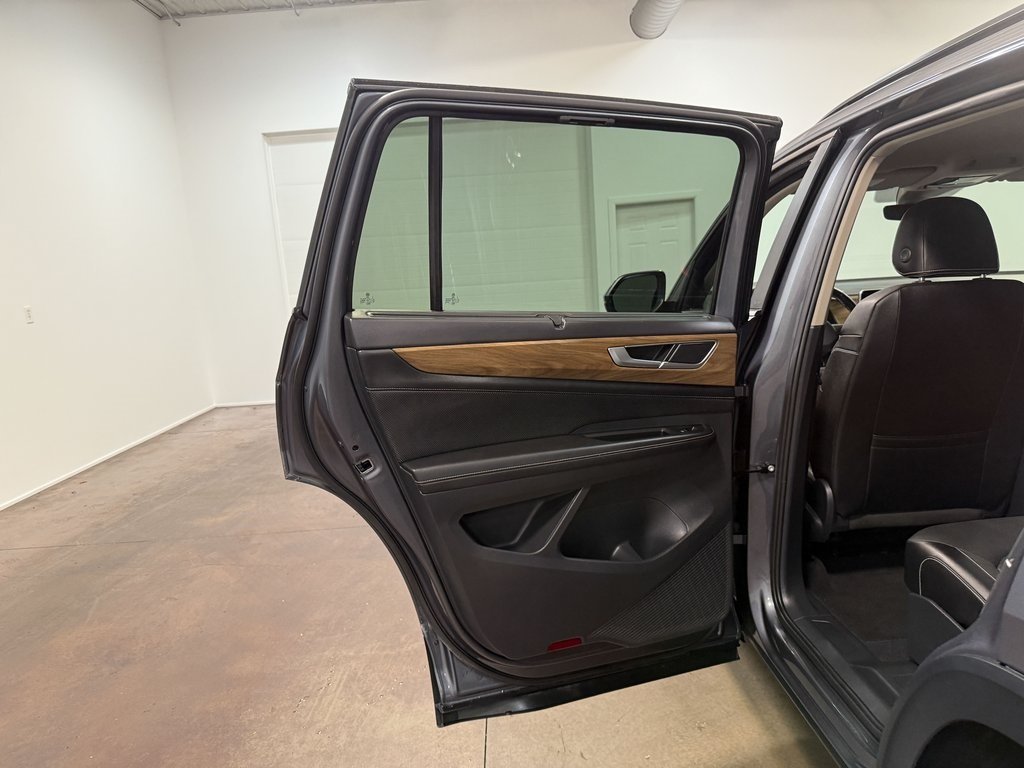 2025 Volkswagen Atlas SE Technology photo 40