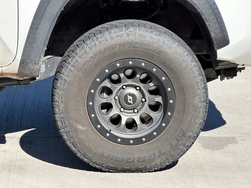 2019 Toyota Tacoma TRD Off-Road photo 3