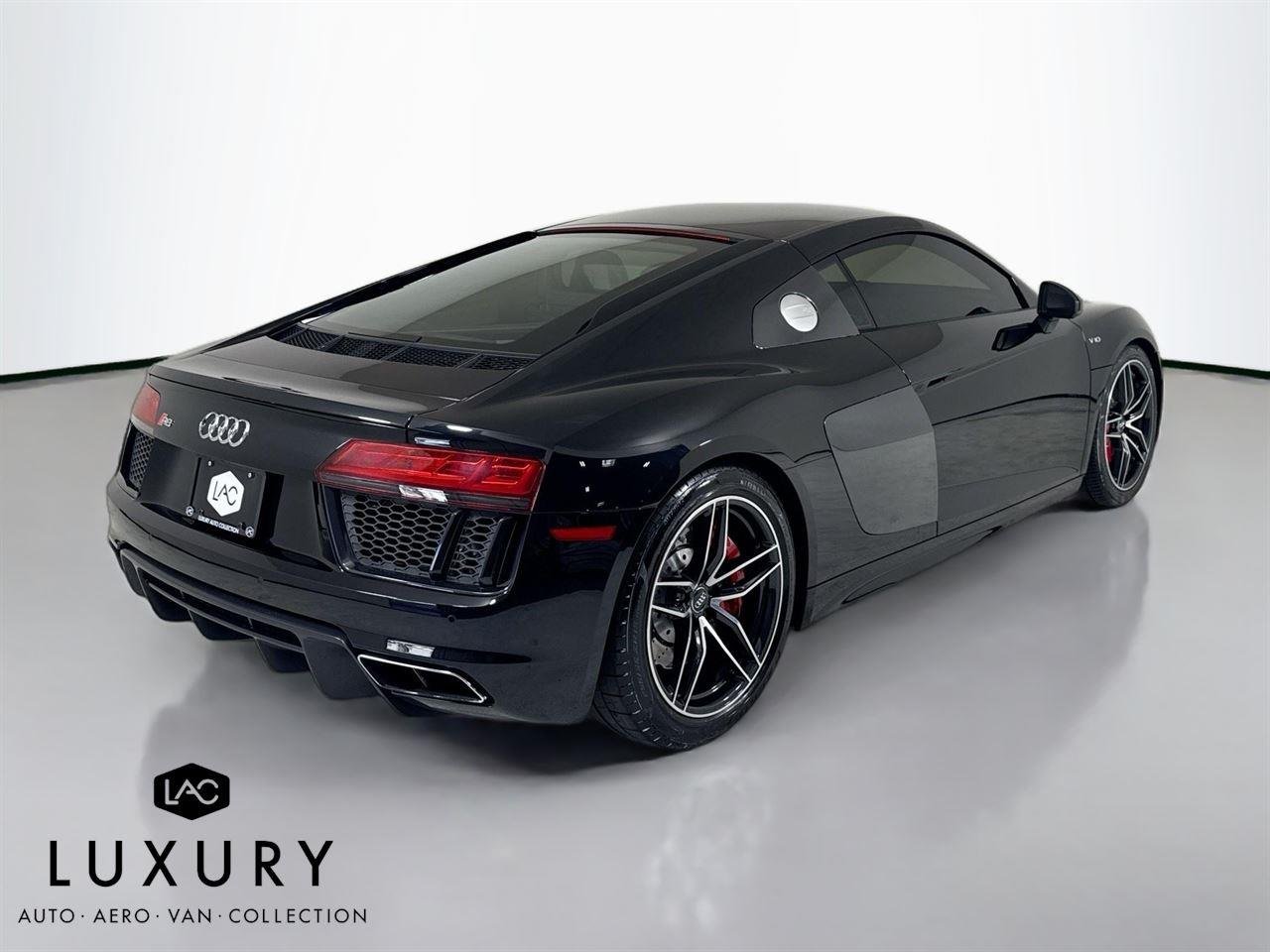 2017 Audi R8 Coupe V10 photo 4