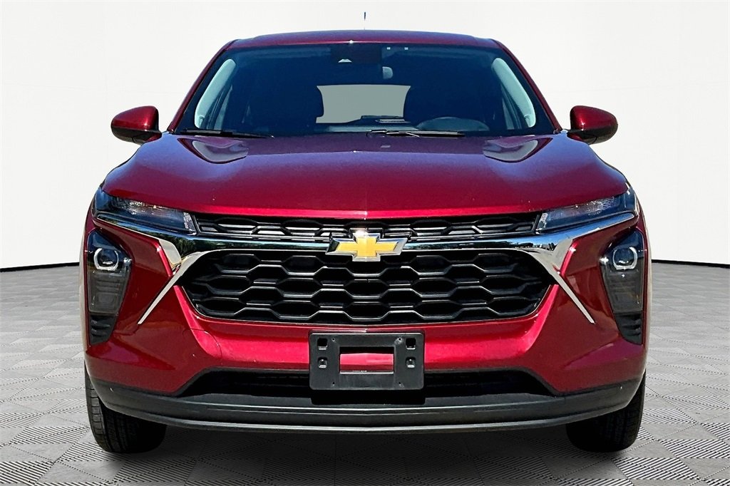 2024 Chevrolet Trax LS photo 3