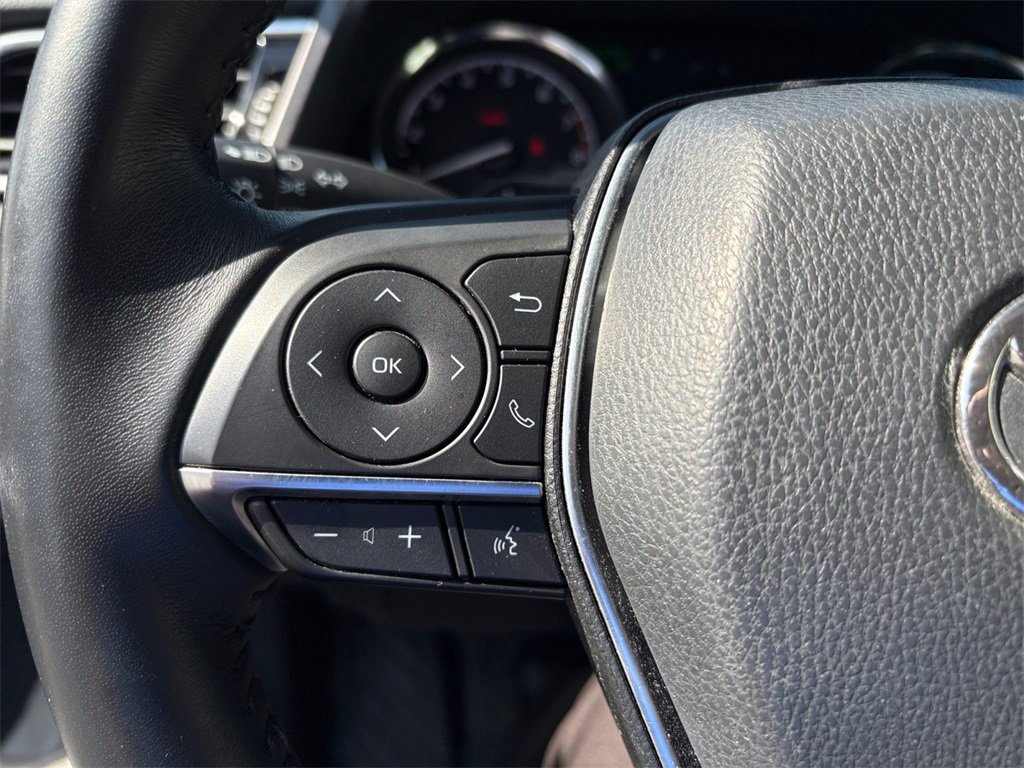 2018 Toyota Camry XLE V6 photo 24