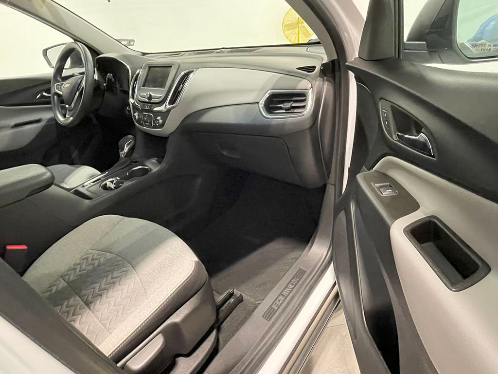2023 Chevrolet Equinox LS photo 16