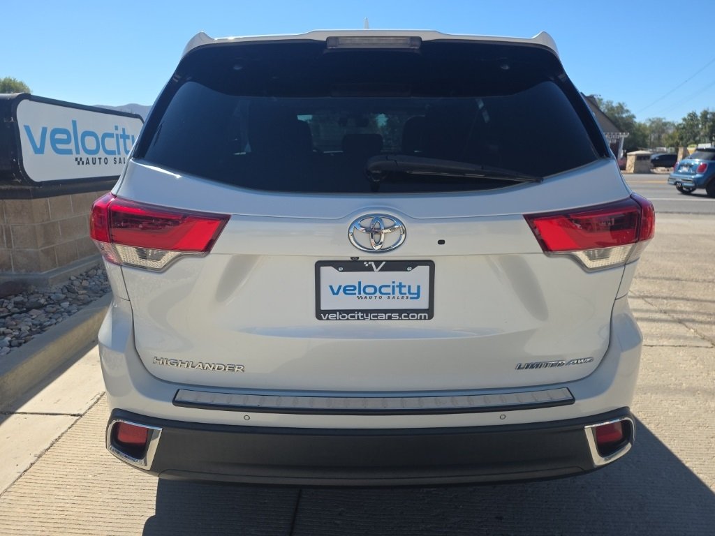 2018 Toyota Highlander Limited Platinum photo 4
