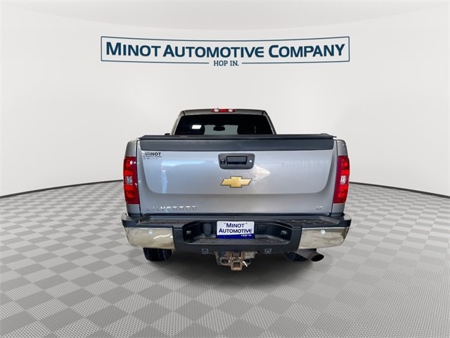 2013 Chevrolet Silverado 2500HD LT photo 3