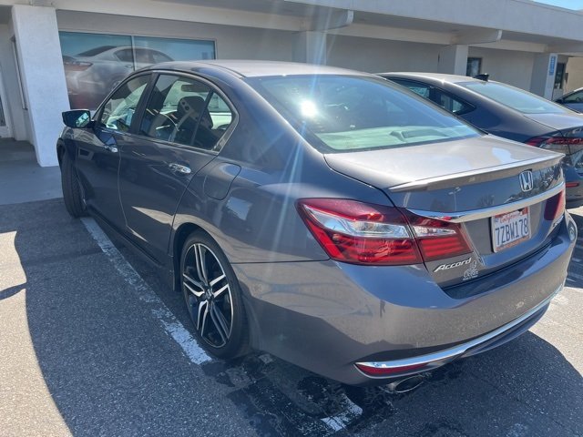 2017 Honda Accord Sport photo 2