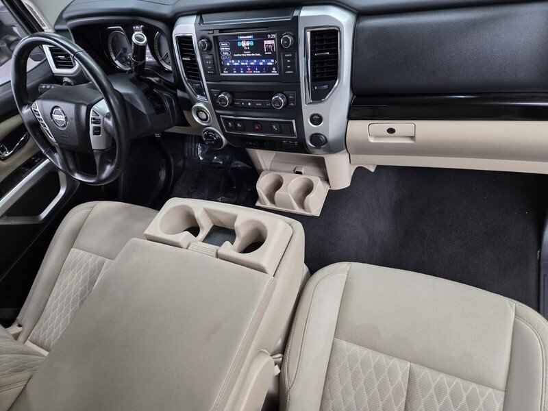2019 Nissan Titan SV photo 10