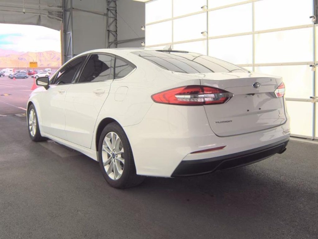 2019 Ford Fusion SE photo 3