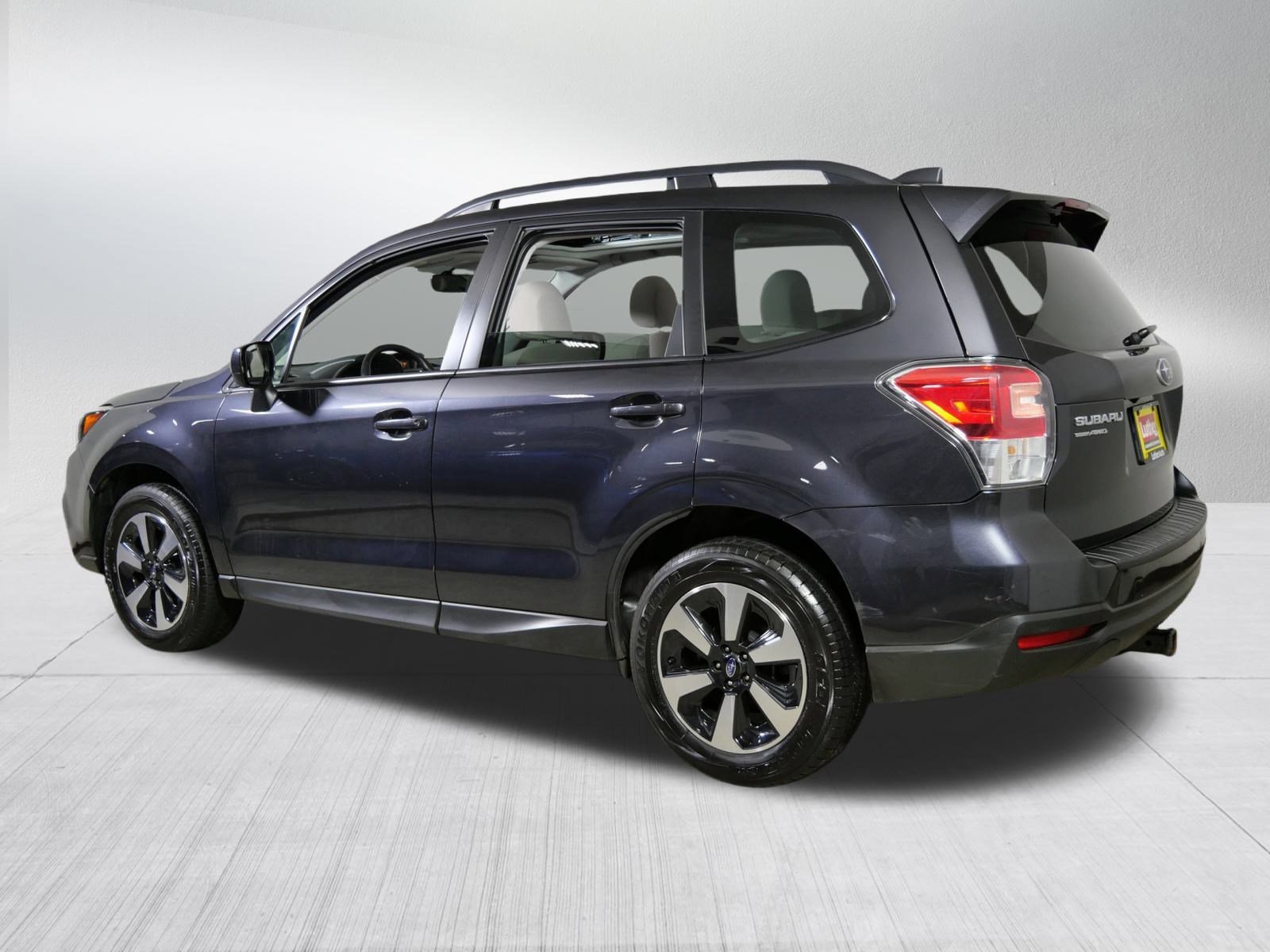 2017 Subaru Forester Premium photo 5
