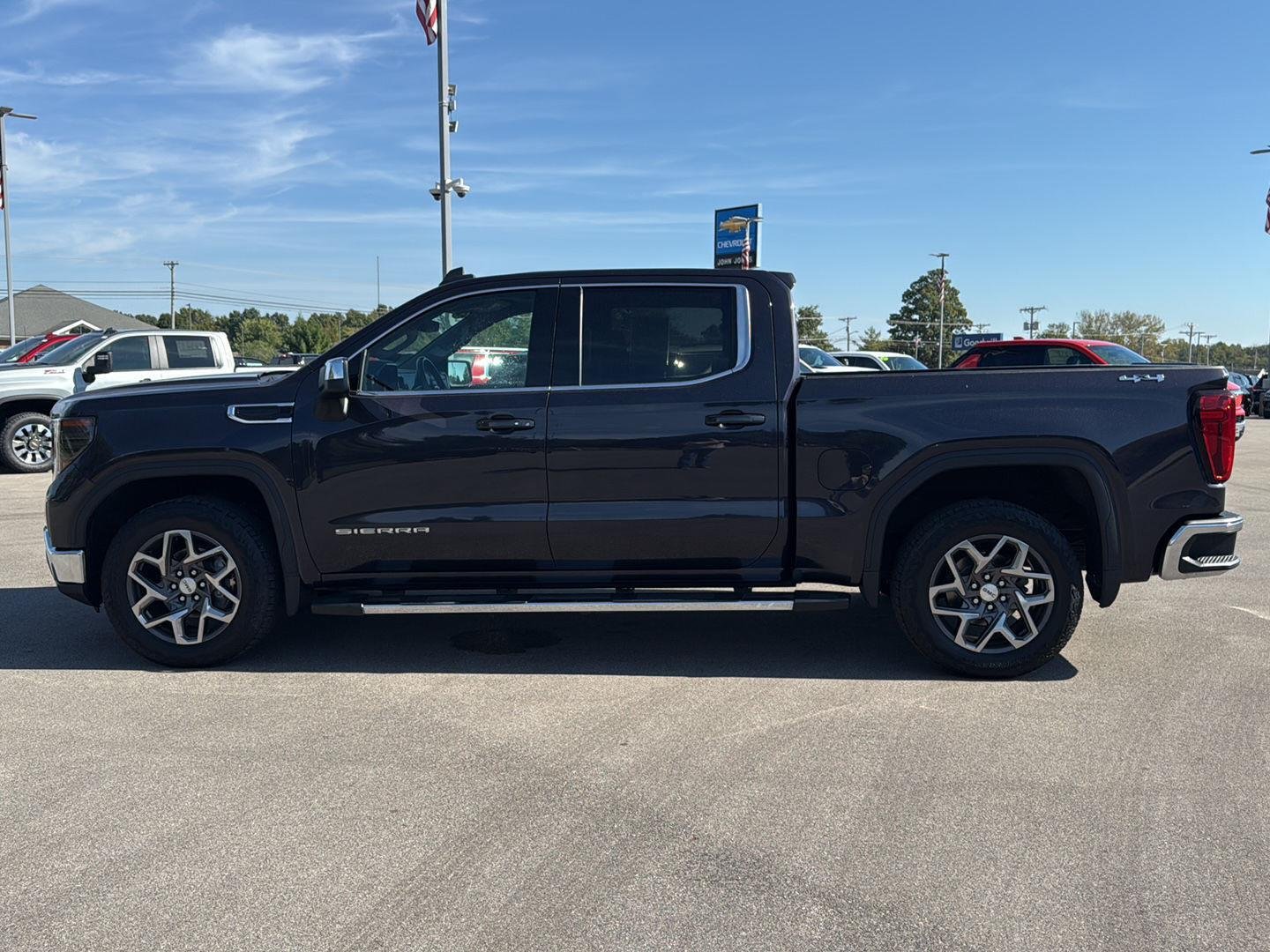 2022 Gmc Sierra 1500 SLE photo 3