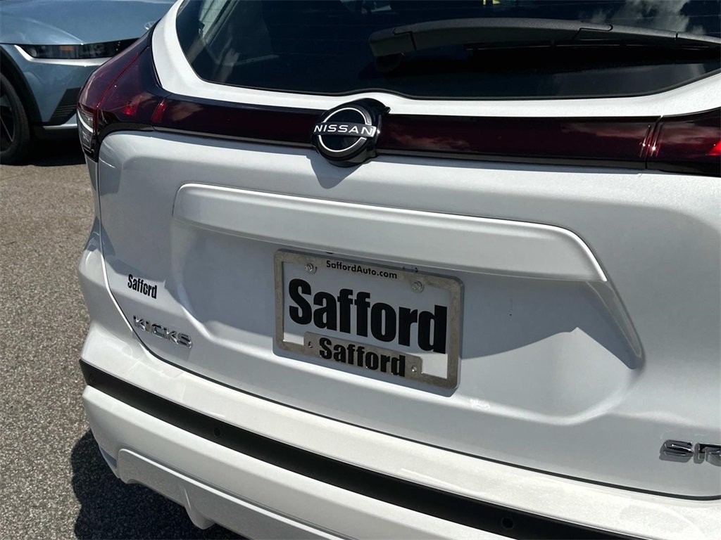 2024 Nissan Kicks SR photo 11